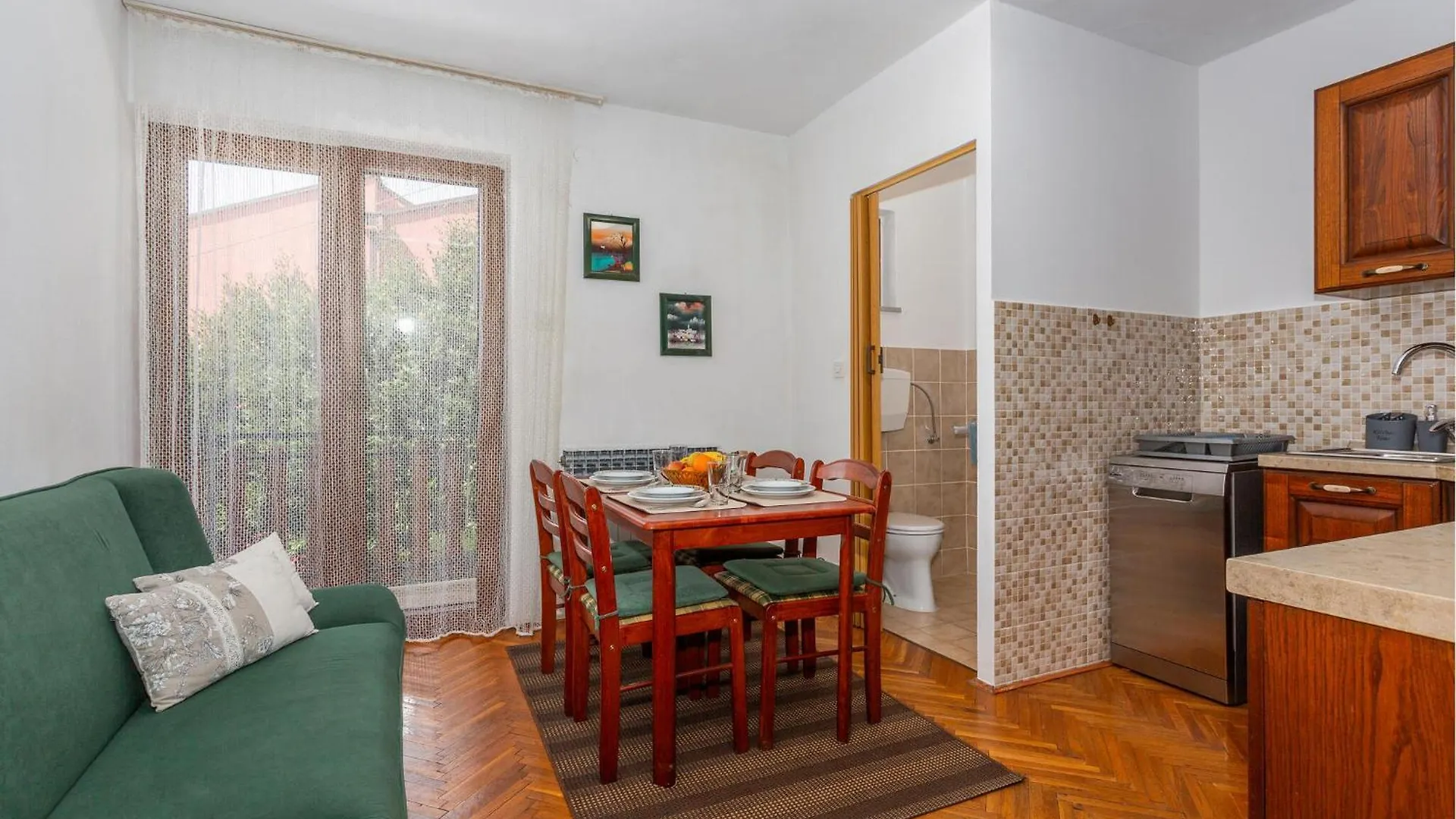 Cozy Apartment In Dramalj With Kitchen