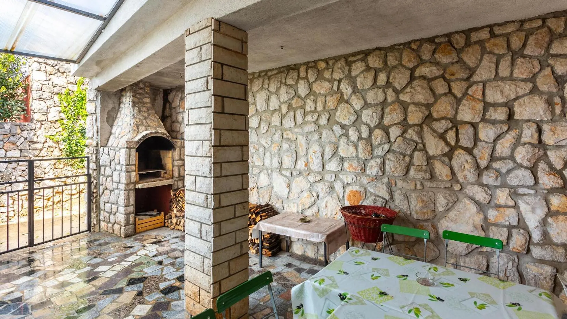 Cozy Apartment In Dramalj With Kitchen 0*,  Croatia