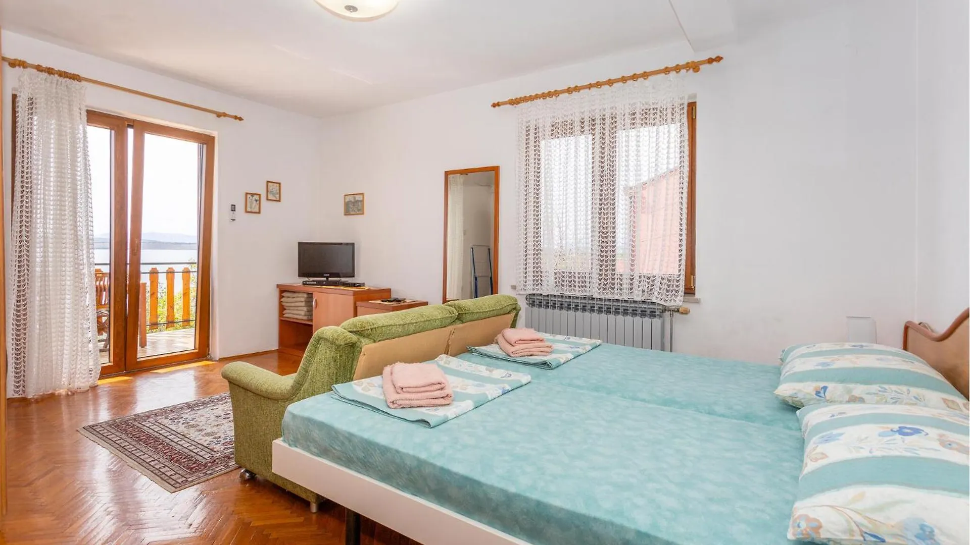 Cozy Apartment In Dramalj With Kitchen